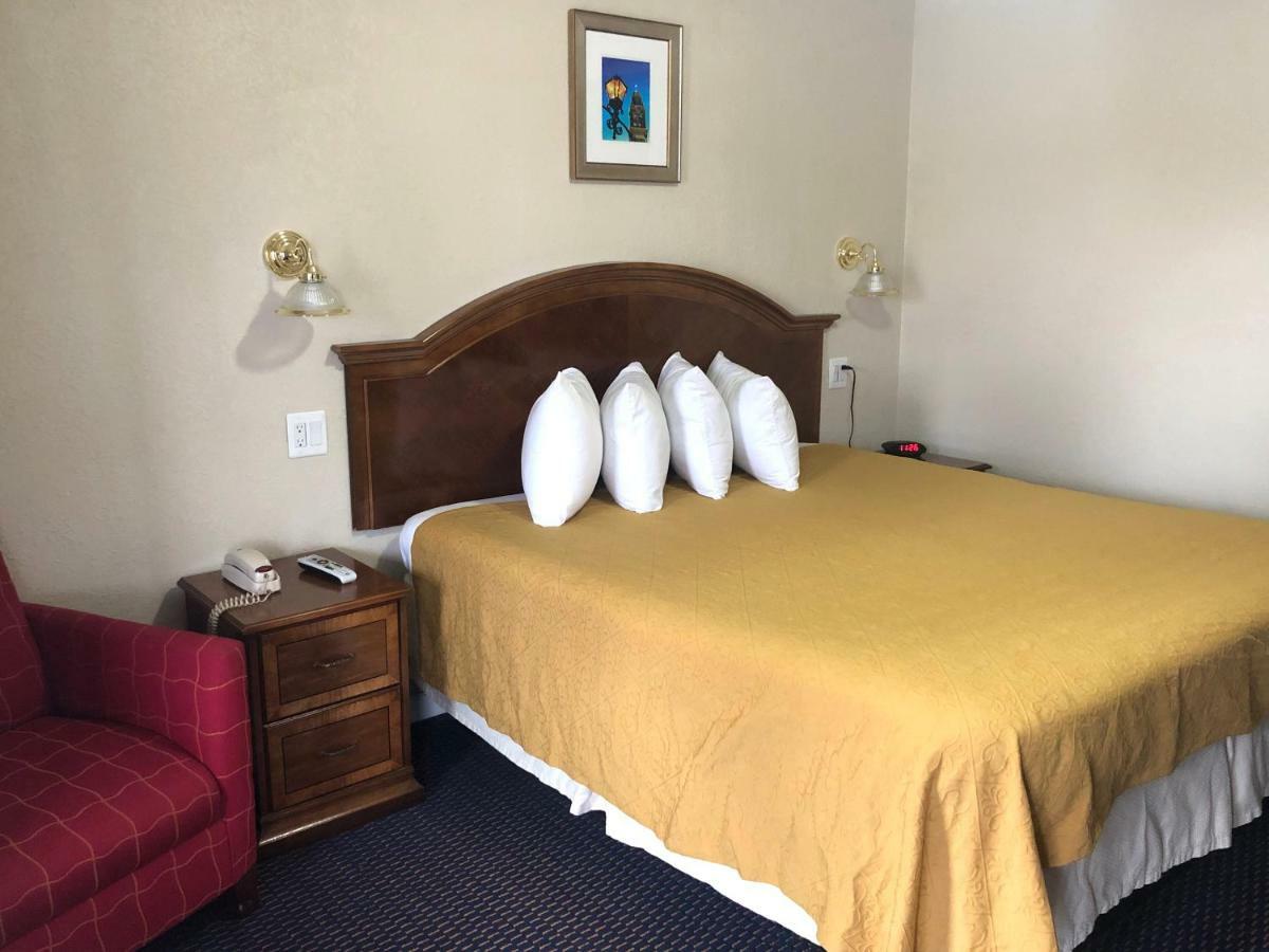 Knights Inn Harrisonville Eksteriør billede